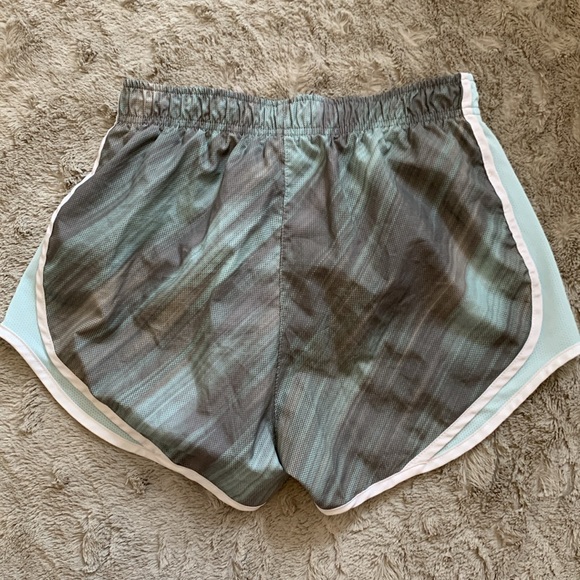 Nike Tempo Shorts - Picture 2 of 3
